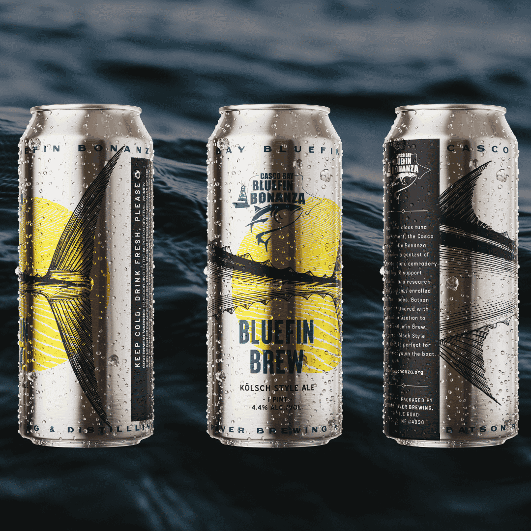 bluefin brew can mockup with water background